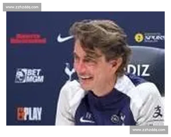 赛后碰杯的对手：弗兰克与莫耶斯的酒友情谊